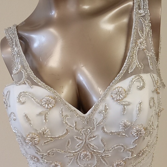 Emerald Bridal Size 8 Wedding Gown - Picture 6 of 15